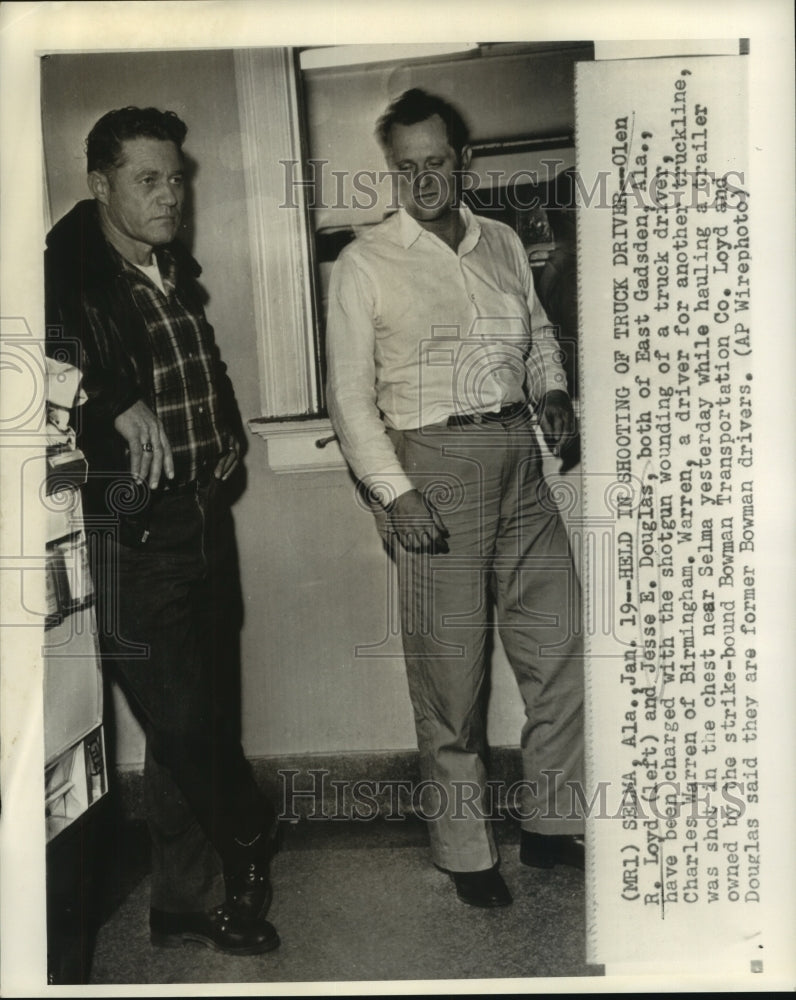 1962 Press Photo Olen Loyd & Jesse Douglas held in shooting of truck driver. - Historic Images