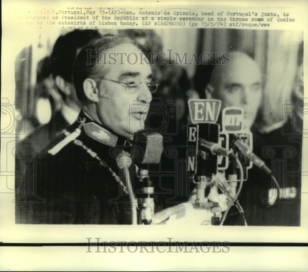 1974 Press Photo Antonio de Spinola inaugurated as President of the Portugal. - Historic Images