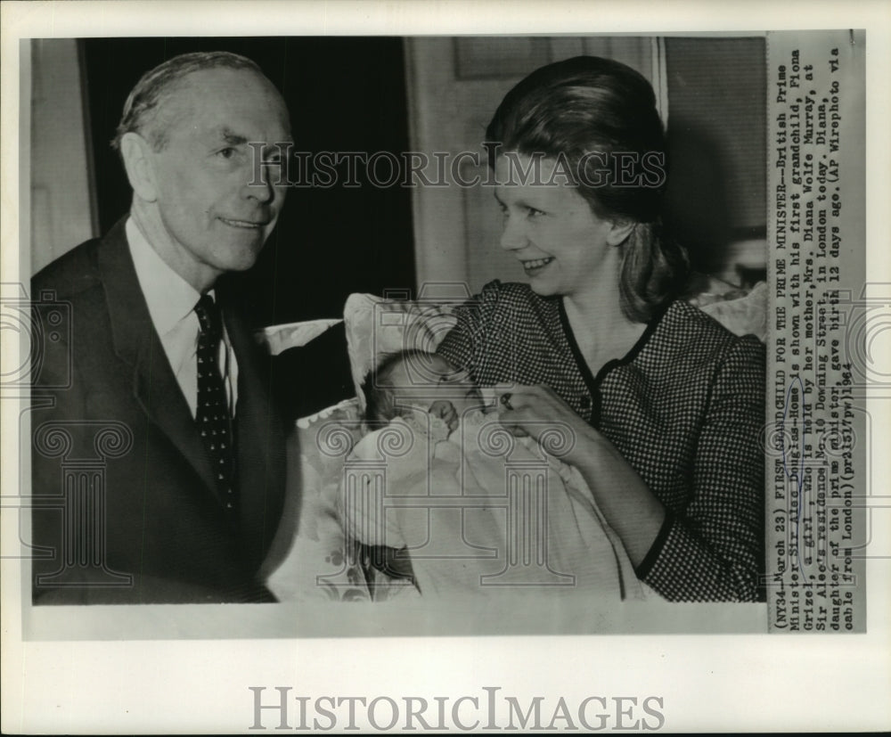 1964 Press Photo British Prime Minister Alec Douglass-Home with 1st graddaughter - Historic Images