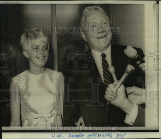 1966 Press Photo Justice William O. Douglas and his bride, Cathy, 23 years old. - Historic Images