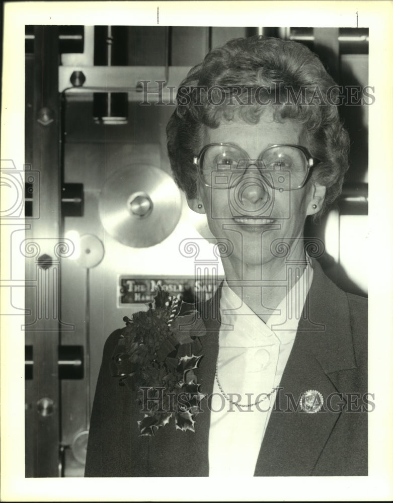 1992 Press Photo Senior Vice President of the First Bank Betty Dossett - Historic Images