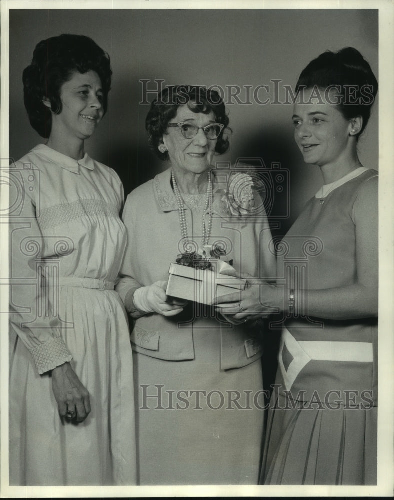 1972 Loretta Doerr, receives Beta Award from Beta Conclave - Historic Images