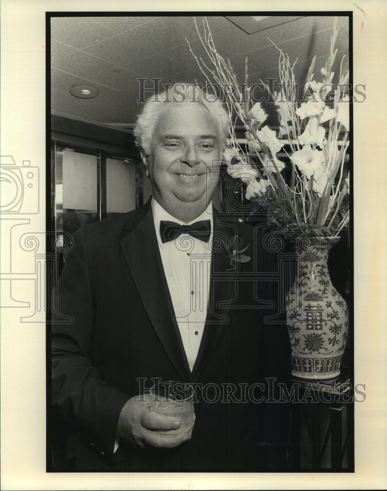 1990 Press Photo Member of the Petroleum Club, Carl Domiano - noa93894 - Historic Images