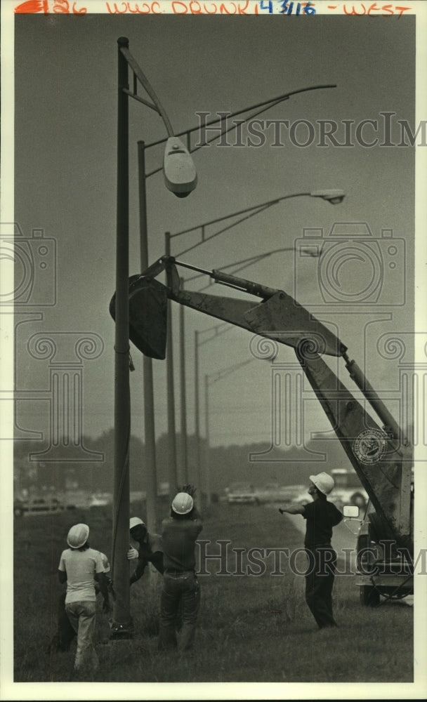 1984 Press Photo DWI Community Service Program workers in Westwego. - noa93924 - Historic Images