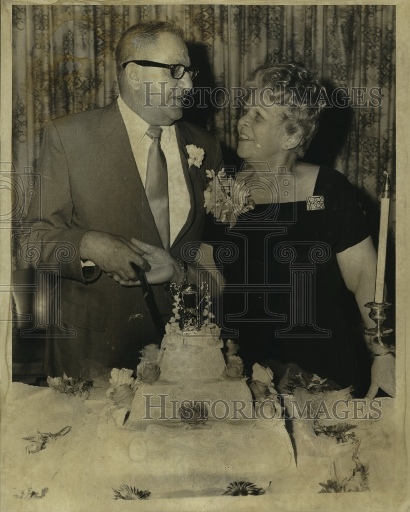 1969 Press Photo Mr. & Mrs. William Dougall celebrate Golden Wedding anniversary - Historic Images