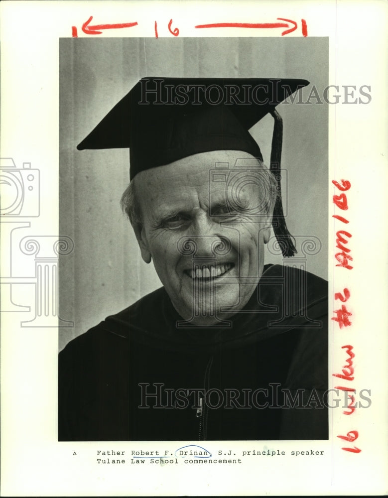 1988 Press Photo Father Robert F. Drinan, Tulane Law School Commencement Speaker - Historic Images