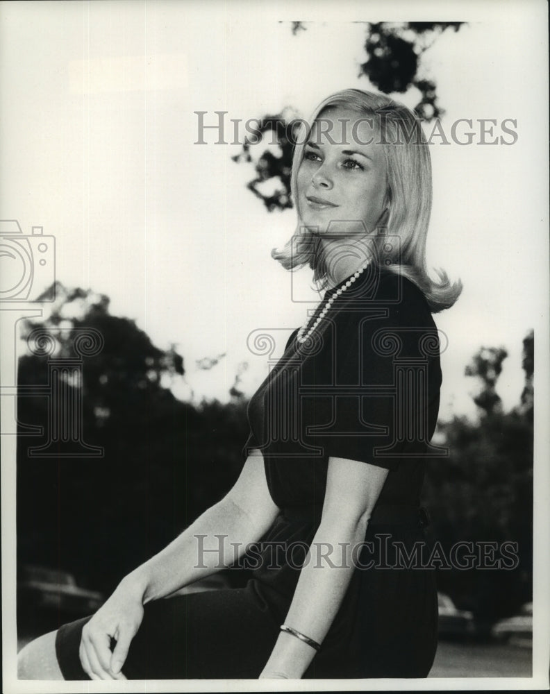 1966 Press Photo Sally Droppelman, Loyola University 1966 Homecoming Queen - Historic Images