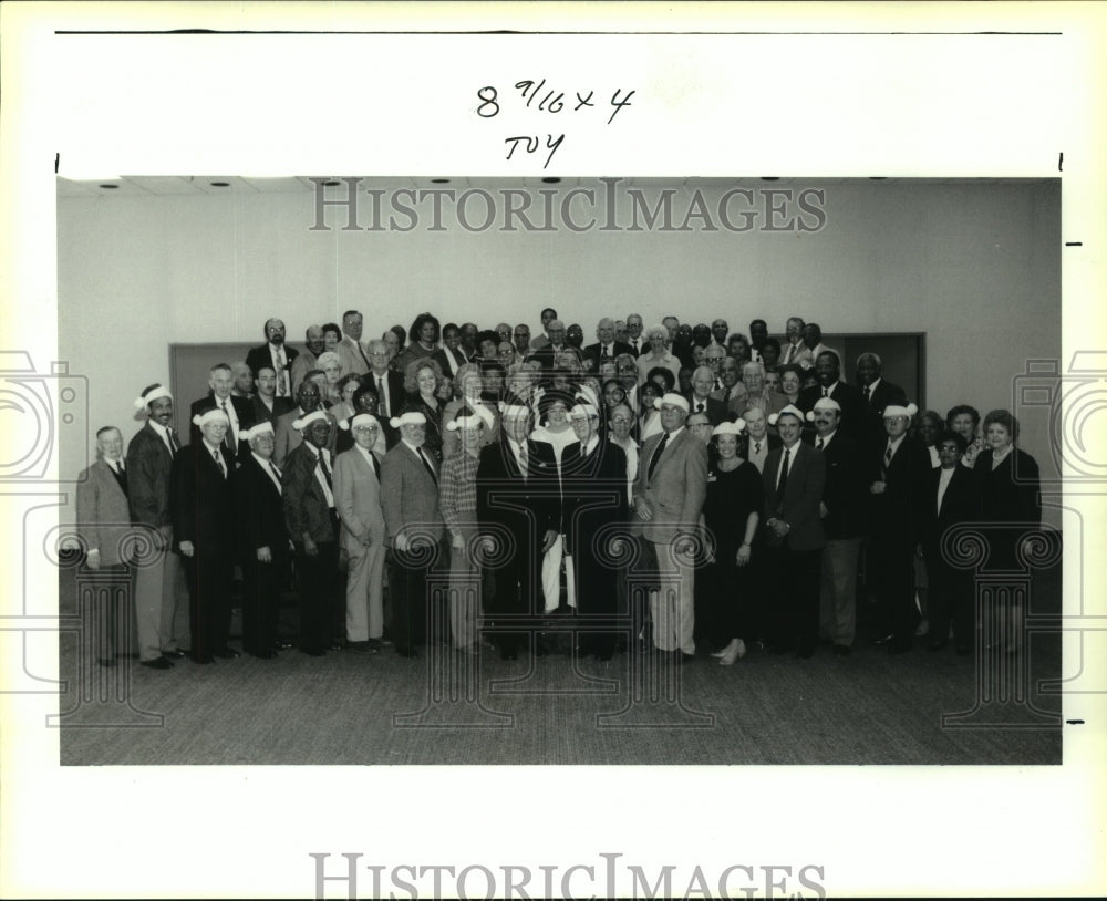 1990 Press Photo Doll and Toy Fund Workers in the Louisiana Superdome - Historic Images