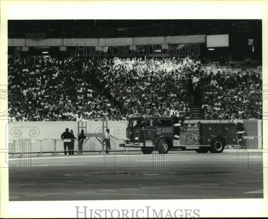 1990 Press Photo Crowd at the Doll and Toy Fund, Louisiana Superdome - noa94274 - Historic Images