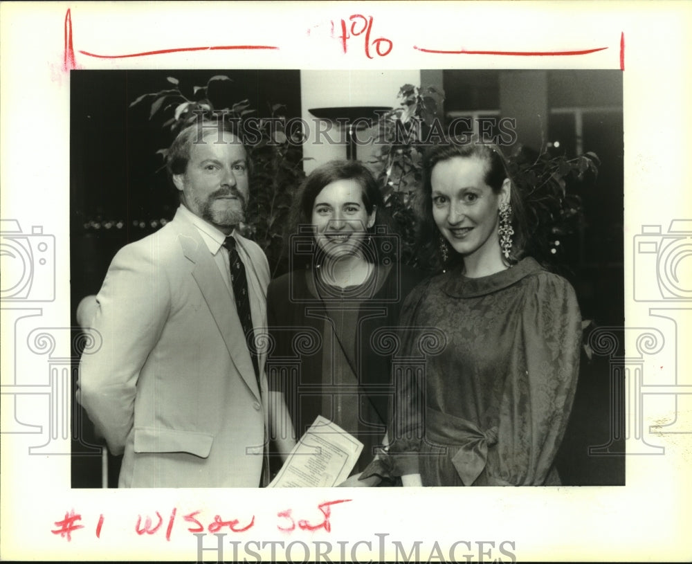 1992 Press Photo Joe DuBois, Annette Drew and Elizabeth Lawrence at event. - Historic Images