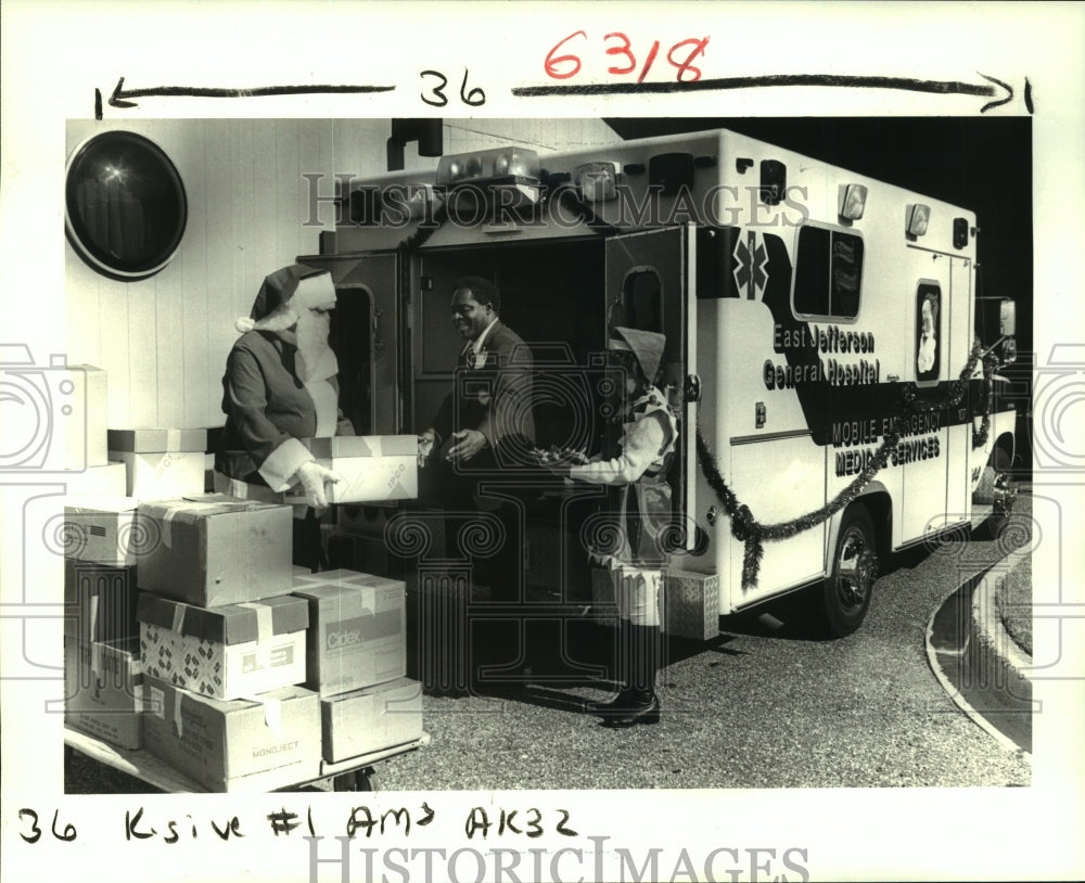 1985 Press Photo &quot;Operation Christmas Gift&quot;- East Jefferson General Hospital - Historic Images