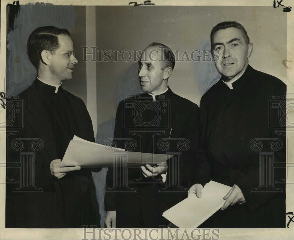 1962 Press Photo Rev. Thomas Dubay and Rev. Leo Foley at Notre Dame Seminary.-Historic Images