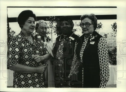 1975 Press Photo Claiborne Avenue Branch Committee at the YWCA's Annual Meeting - Historic Images