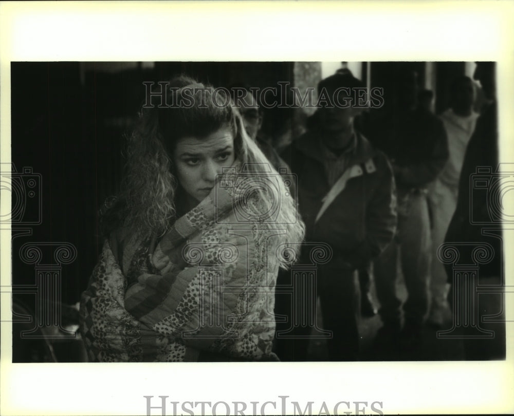 1994 Press Photo People camping out at the DMV office in Harvey - noa94650 - Historic Images