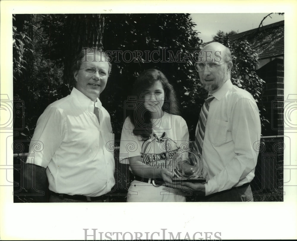 1991 Press Photo Lane Smith Scholarship presented to Jenifer Webster by Board - Historic Images