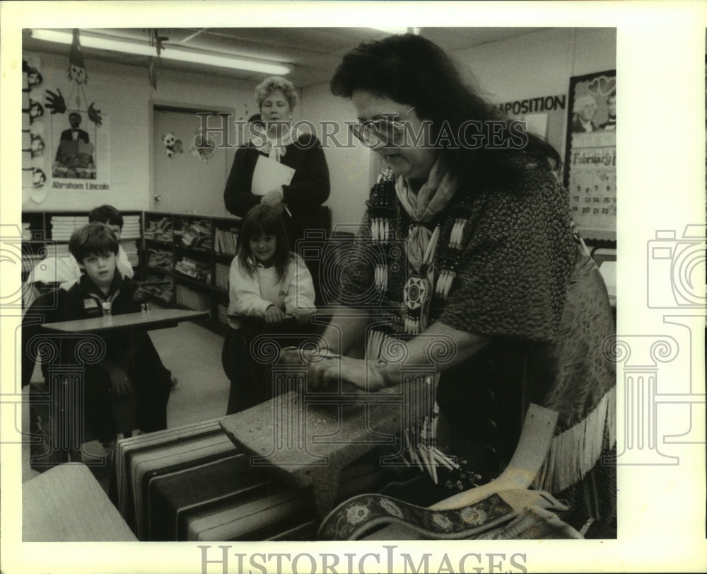 1989 Press Photo Louisiana Indian Heritage Association at River Forest Academy - Historic Images