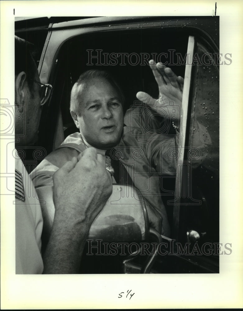 1991 Press Photo Edwin Edwards rides in blue van in the Rice Festival Parade - Historic Images