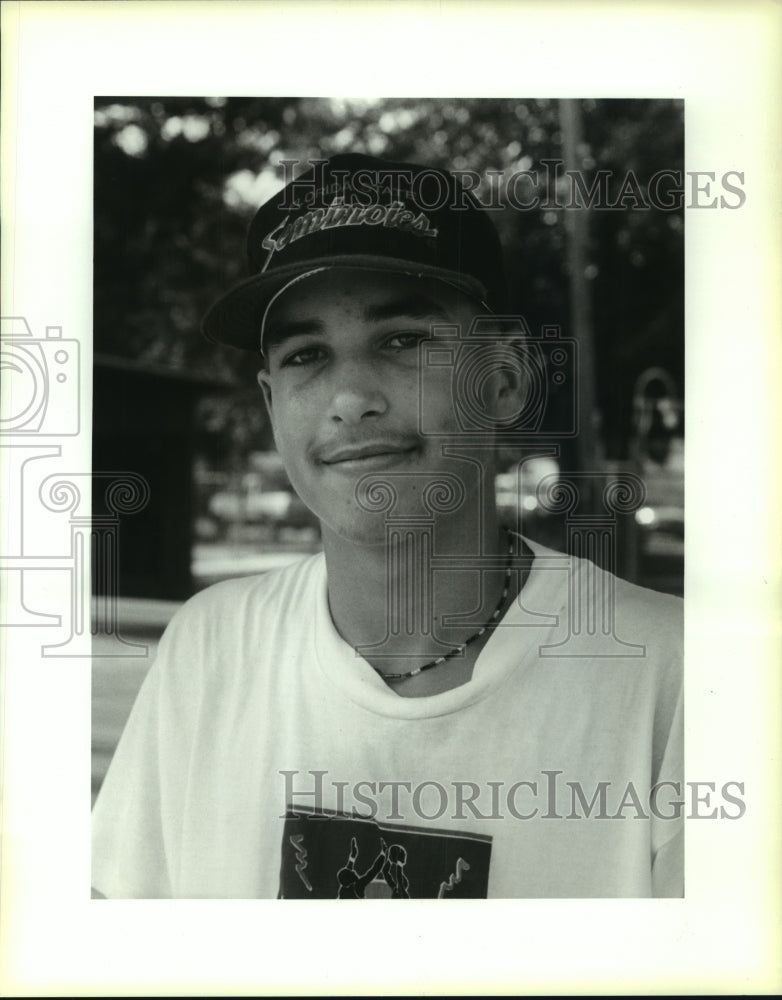 1993 Press Photo Tommy Edgar during baseball practice at Monsanto Park, Luling. - Historic Images