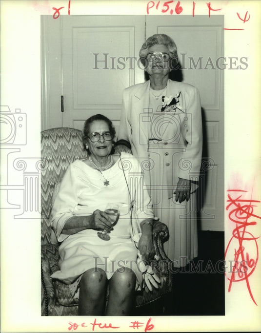 1994 Press Photo Louise Eastman and Margaret Favor - noa95240 - Historic Images