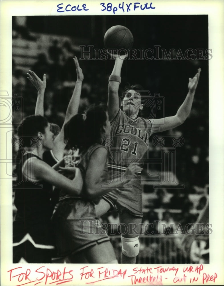 1994 Press Photo #21 Ecole basketball player goes up for score at Clasique - Historic Images