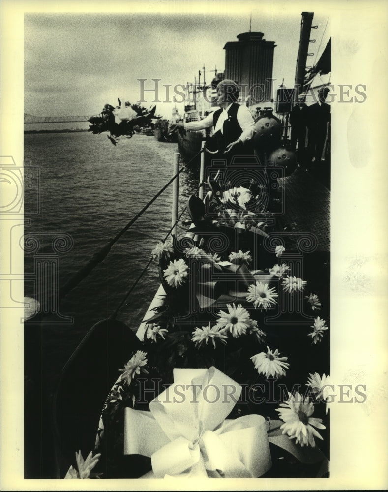 1981 Press Photo Mrs. Esther Duthu at U.S. Navy&#39;s Memorial Service - noa95400 - Historic Images