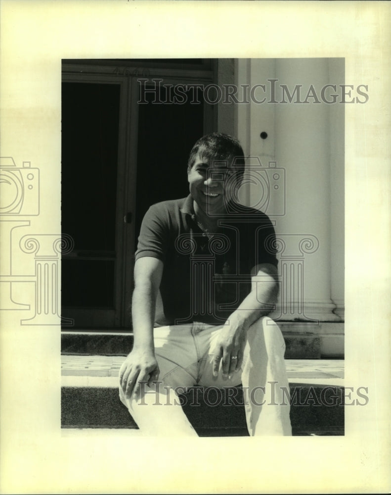 1995 Press Photo Fr. Armando Ebanez of the Catholic Center at Tulane University - Historic Images