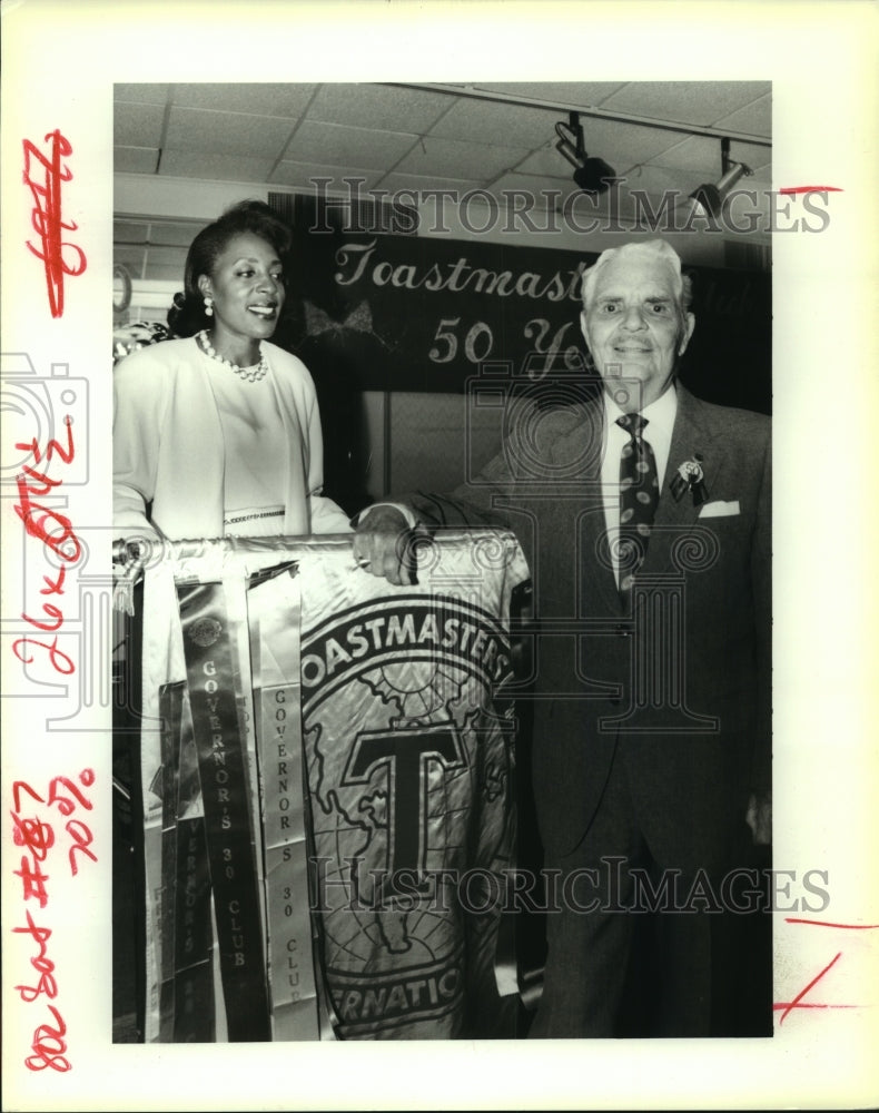 1992 Press Photo Debra Gould and Roy Dupre at Toastmasters - noa95574 - Historic Images