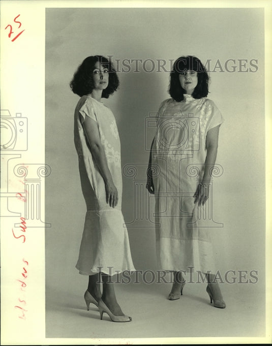 1985 Press Photo Romance Novel Authors, Sandra & Dianne Dupre - noa95622 - Historic Images