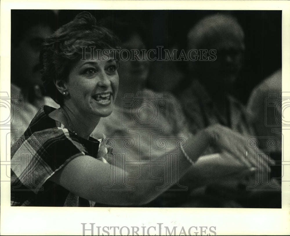 1985 Press Photo Kindergarten Teacher Sandy Deland, Metairie, Louisiana - Historic Images