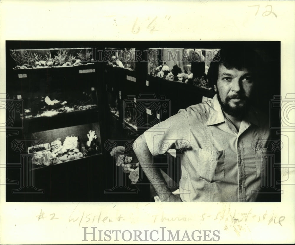 1979 Press Photo Chad Donne & part of his collection of salt-water invertebrates - Historic Images