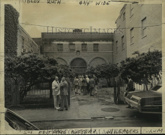 Press Photo City and civic leaders visit site of future 'Edison Place' - Historic Images