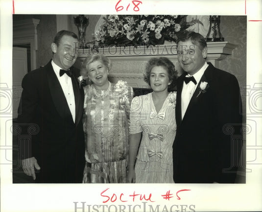 1992 Press Photo Ninette and Perry Eastman and others at Governors' Ball. - Historic Images