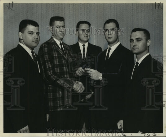 1961 Press Photo Bob Eastman & others of Delta Sigma Delta, Loyola Chapter-Historic Images