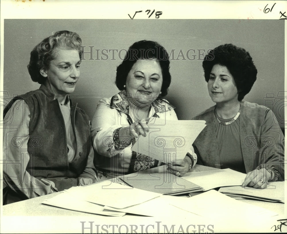 1980 Press Photo Great Ladies of 1980 plans for Great Lady award presentation - Historic Images