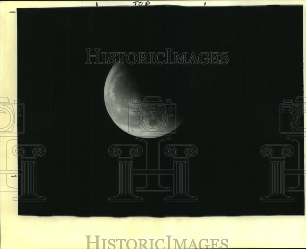 1992 Press Photo Moon During a Lunar Eclipse - noa96012 - Historic Images