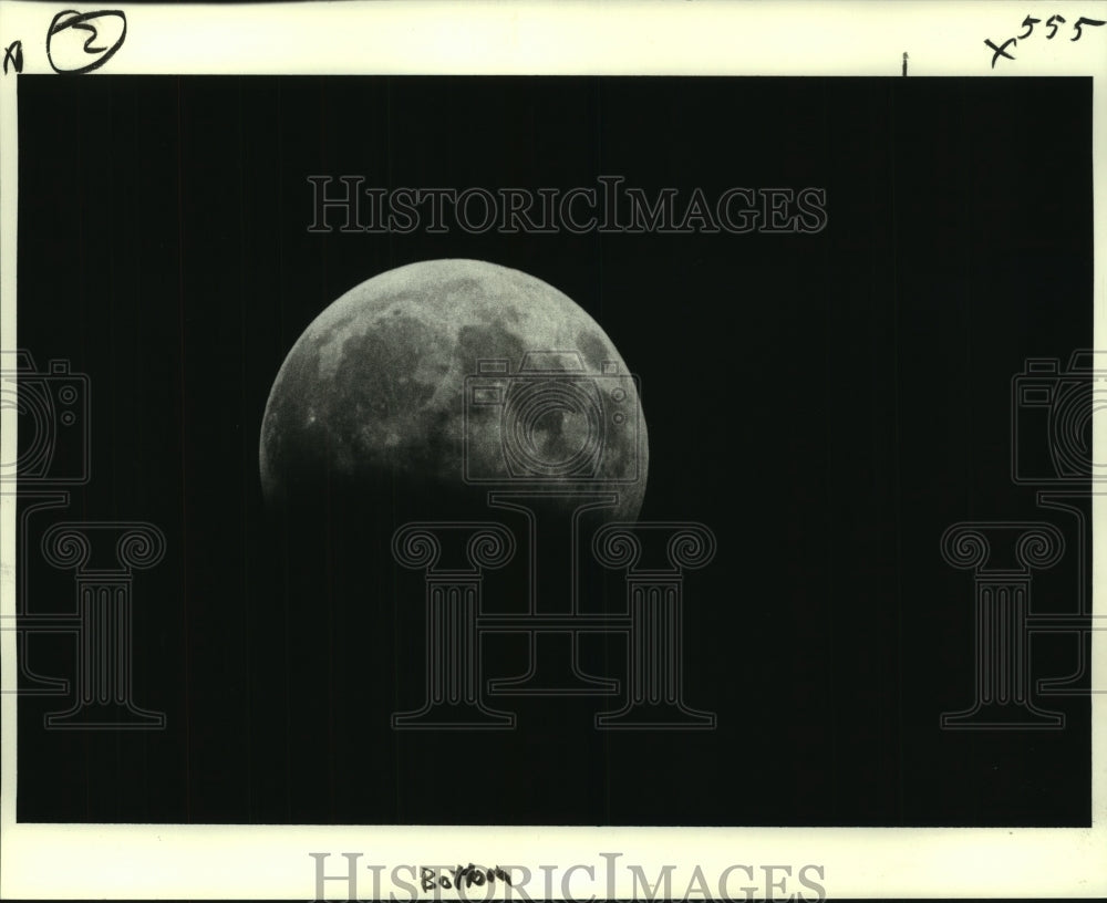 1981 Press Photo Mid-point of Eclipse @ 11:10 - noa96020 - Historic Images