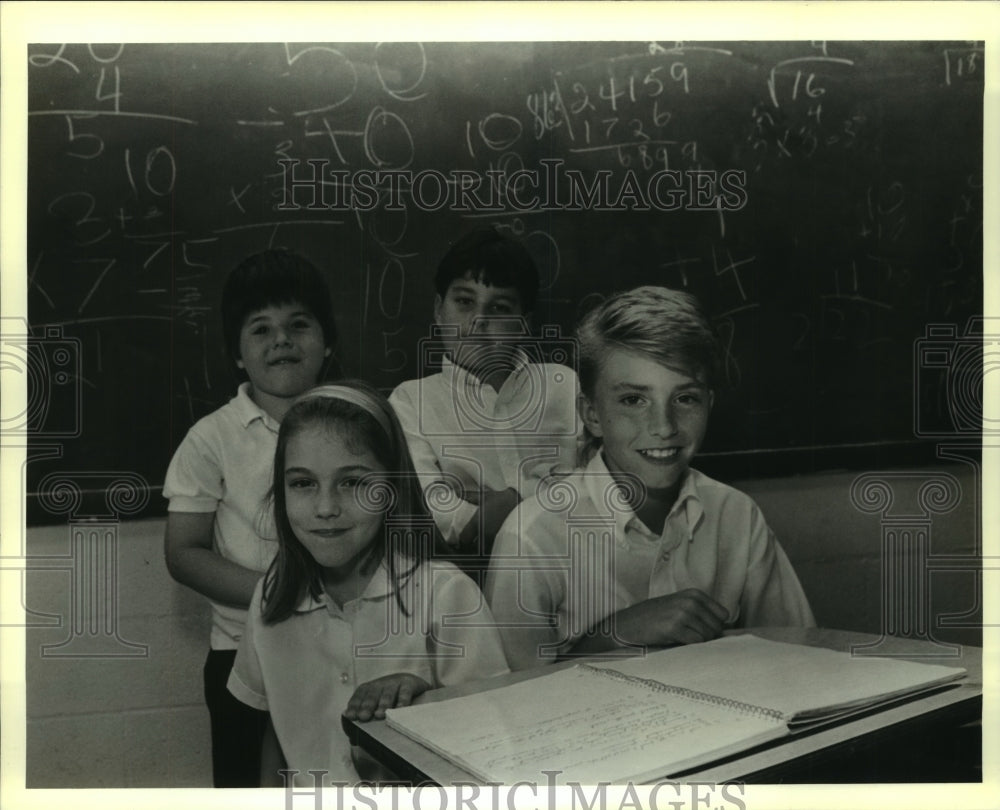 1989 Press Photo Ecole-Classique School students, top fundraisers in math-a-thon - Historic Images