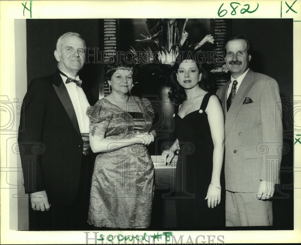 1990 Press Photo Guests having a good time at the Rainbow Ball - noa96195 - Historic Images