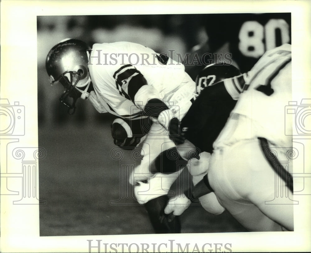 1993 Press Photo Chalmette vs Easton Football Game-Player Runs with Ball - Historic Images