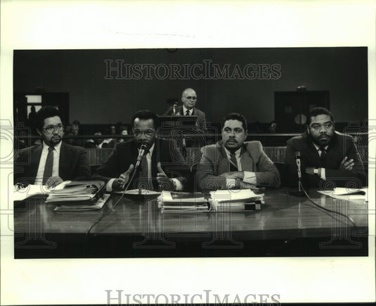 1987 Press Photo New Orleans Transit official addressing the City Council. - Historic Images