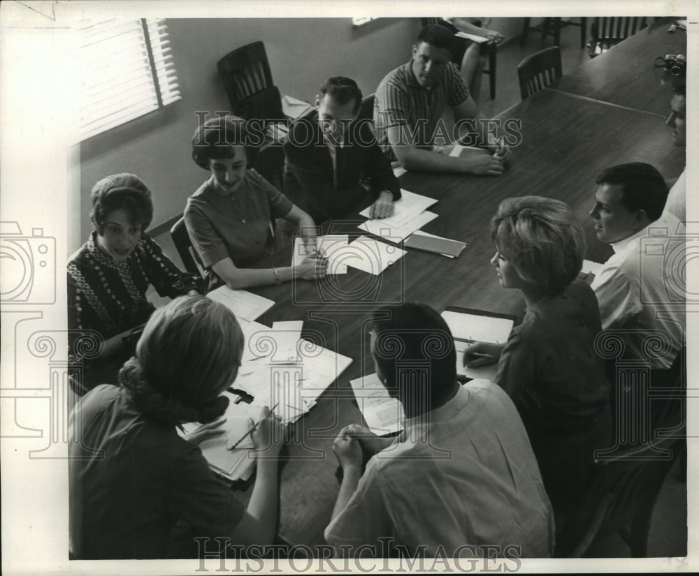 1963 Press Photo Supporters of Elaine at campaign planning session - noa96434 - Historic Images