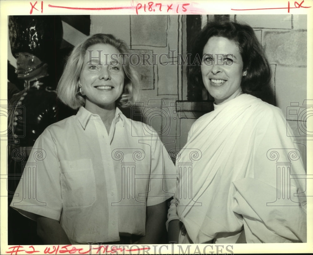 1994 Press Photo Sissy DuQuesnay and Sarah Hansel at Children&#39;s Museum. - Historic Images