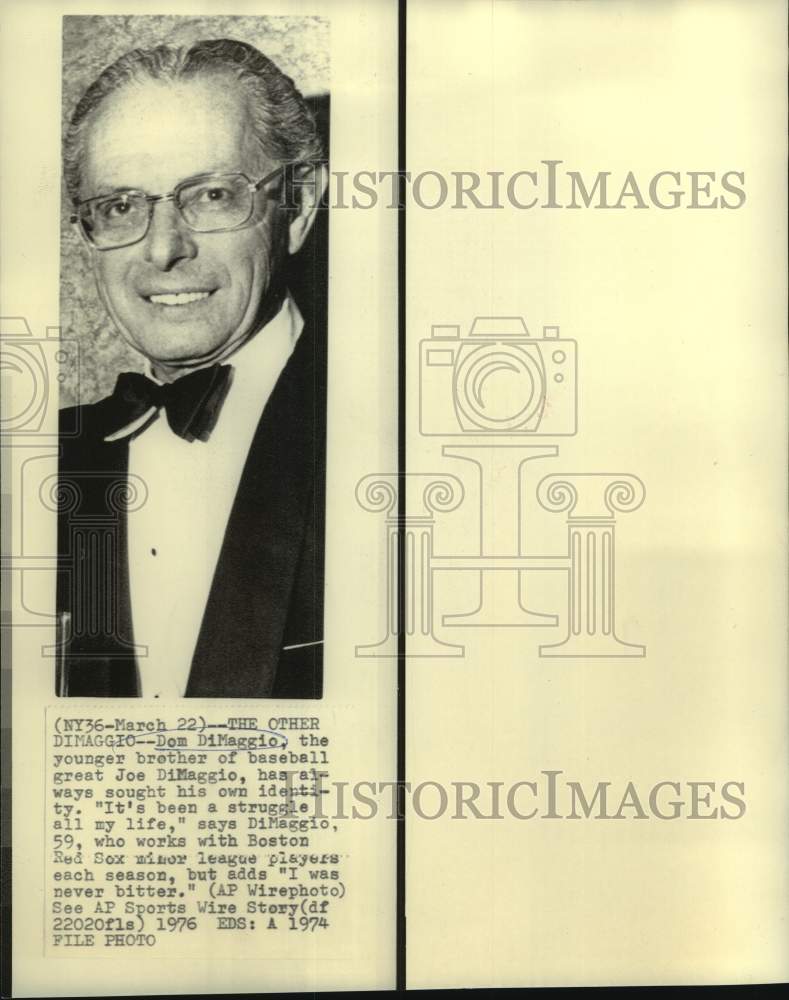 1974 Press Photo Dom DiMaggio works with Boston Rex Sox minor league players - Historic Images