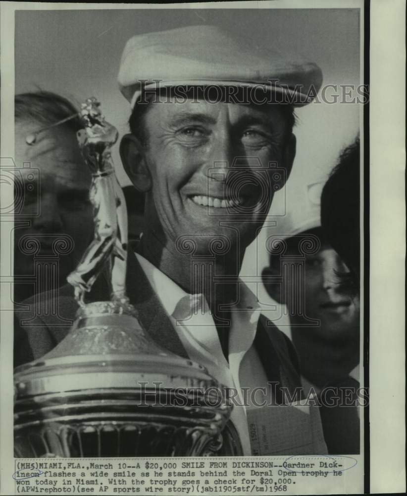 1968 Press Photo Gardner Dickinson stands beside Doral Open trophy in Miami- Historic Images