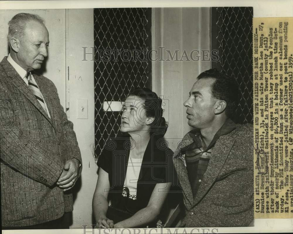 1959 Burnice Howard &amp; Martha Lee Dunn jailed for bank robbery - Historic Images