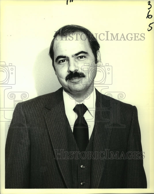1981 Press Photo Emile Damere, president of Home's New Orleans Condominium - Historic Images