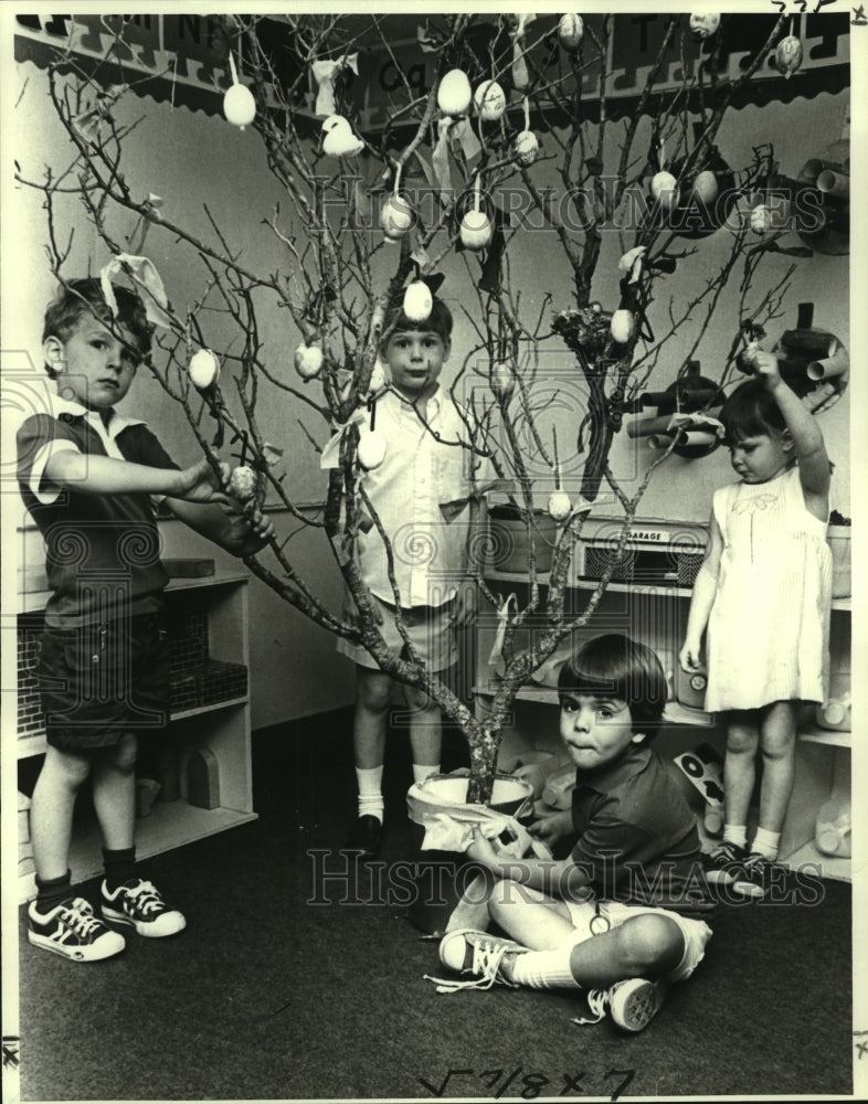 1979 Press Photo Preschoolers decorate their tree with Easter eggs - noa98094 - Historic Images