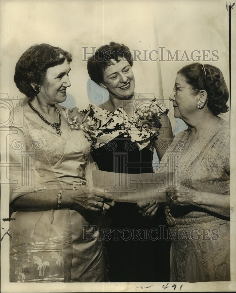 1954 Press Photo New Orleans Society of Arts & Letters president installed-Historic Images