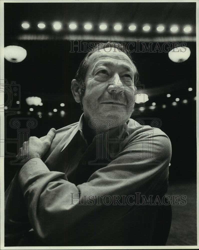 1977 Press Photo Richard Dixon, member of Santa Maria Knights of Columbus - Historic Images