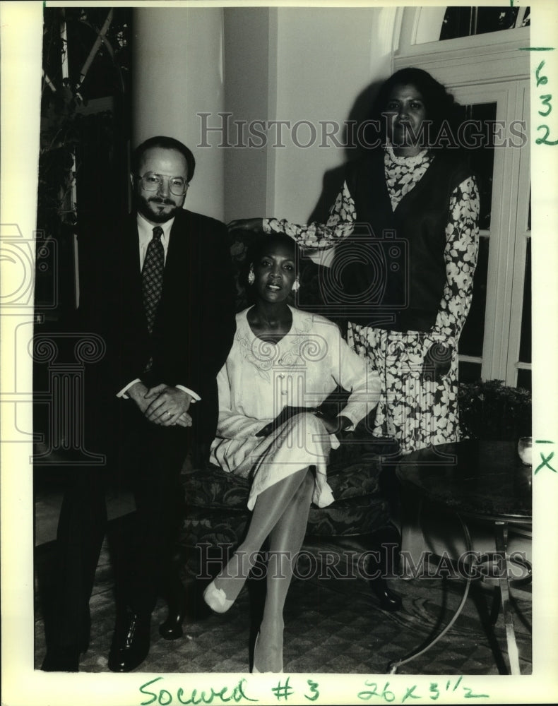 1990 Press Photo Brian Early, Darlene Mitchell, and Daphne Ferdinand. - Historic Images